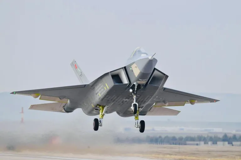  Turkish-made KAAN fifth-generation fighter jet takes off during a test flight, showcasing advanced aviation technology.